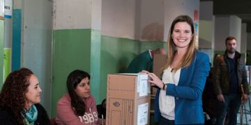 La concejala votó en la Escuela Bilingüe Taigoye, en la zona noroeste\u002E (Prensa Ciudad Futura)