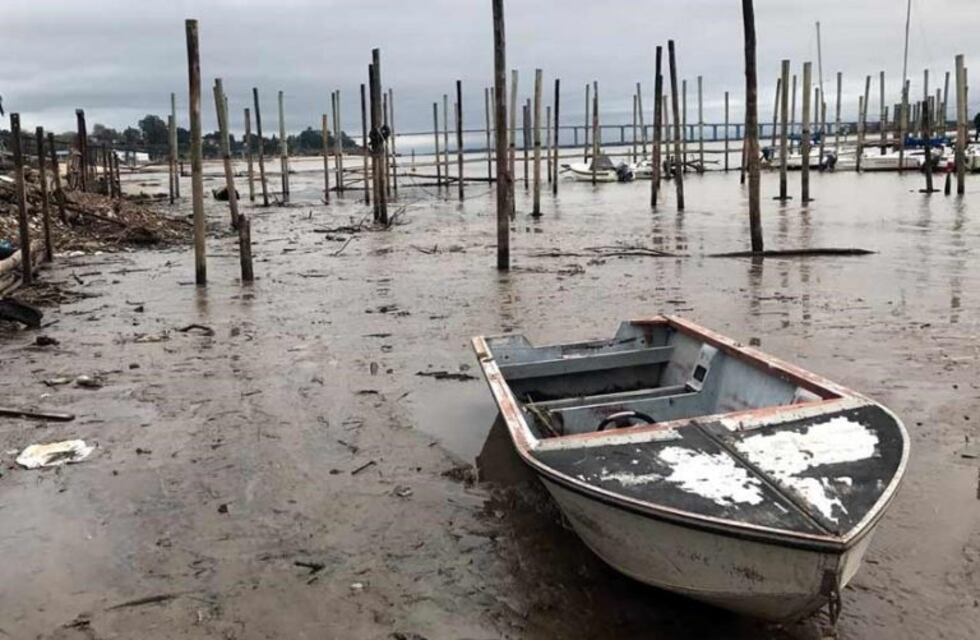 Vecinos del norte del país alertados por la baja del río Paraná