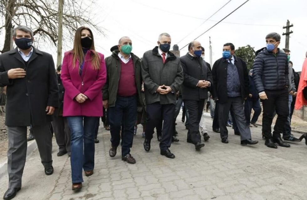 Coronavirus: Manzur y Jaldo estuvieron a una cuadra de la zona bloqueada