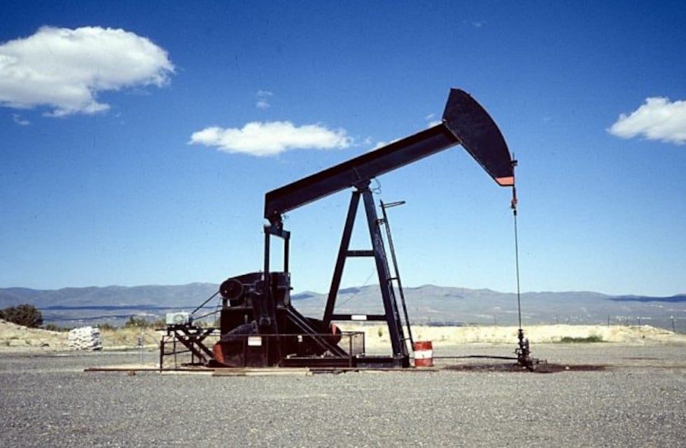 La producción de crudo y gas en la provincia subió respecto al año pasado pero sigue lejos de sus máximos históricos