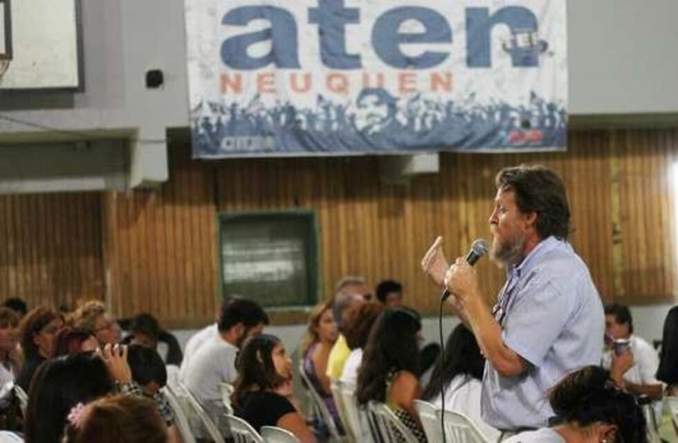 Los docentes neuquinos paran por 48 horas en reclamo de aumentos salariales