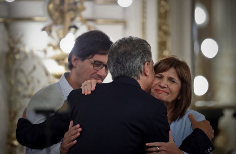 El DNU de Macri, entre las inconsistencias de la letra chica y el clamor popular
