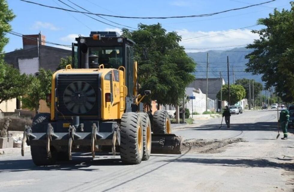 Vialidad provincial realizó el asfalto en las calles de la capital