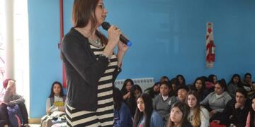 caleta charla sobre diversidad de género
