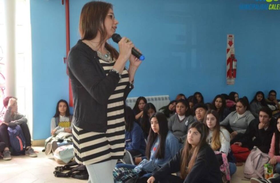 El área de género continúa con charlas en establecimientos educativos