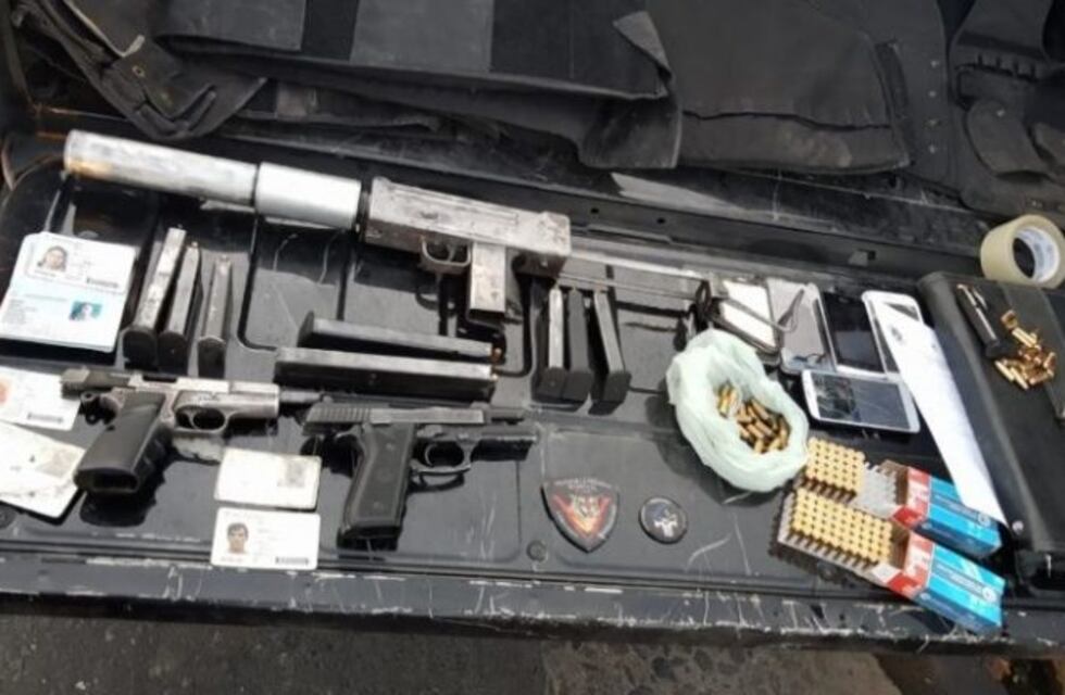 Un tiroteo permitió descubrir un arsenal en barrio Bella Vista