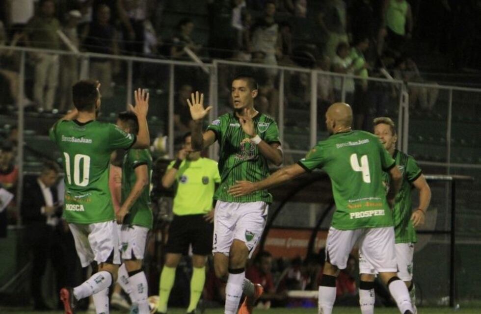 Con la urgencia de ganar, Forestello mete dos cambios frente a Lanús