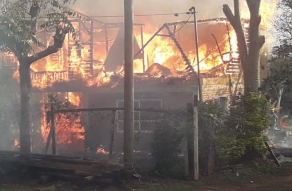 Se incendió completamente una vivienda en Colonia Victoria