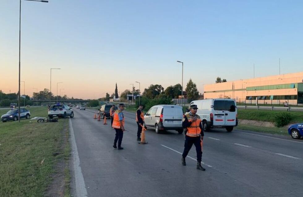 Murió un joven motociclista en Circunvalación: investigan las causas
