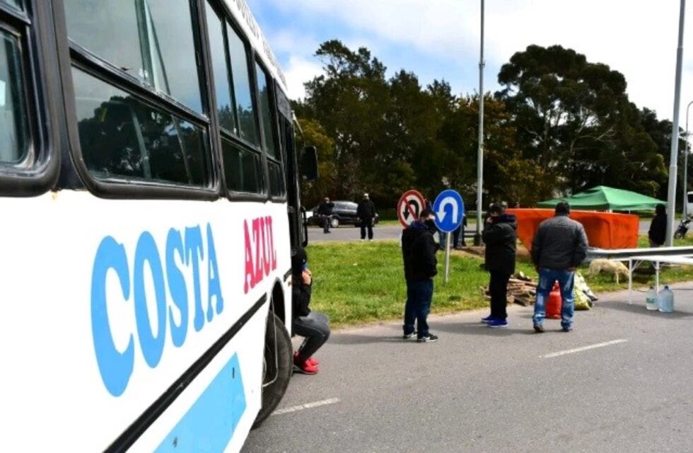 Después de nueve días, choferes de media distancia levantaron el corte en la Autovía 2
