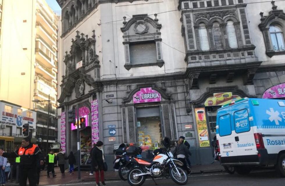 Murió el taxista que se infartó y subió a la vereda en San Luis y Corrientes