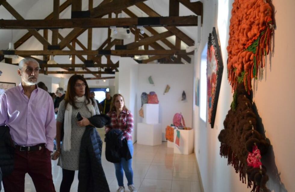 Se inauguró la muestra "Colectiva, El Trabajo de la mujer en el Arte"