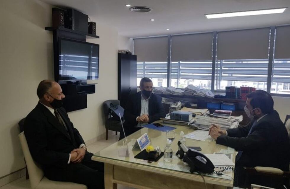 El Fiscal General se reunió con representantes de la "Comisión de Defensa de la Defensa"
