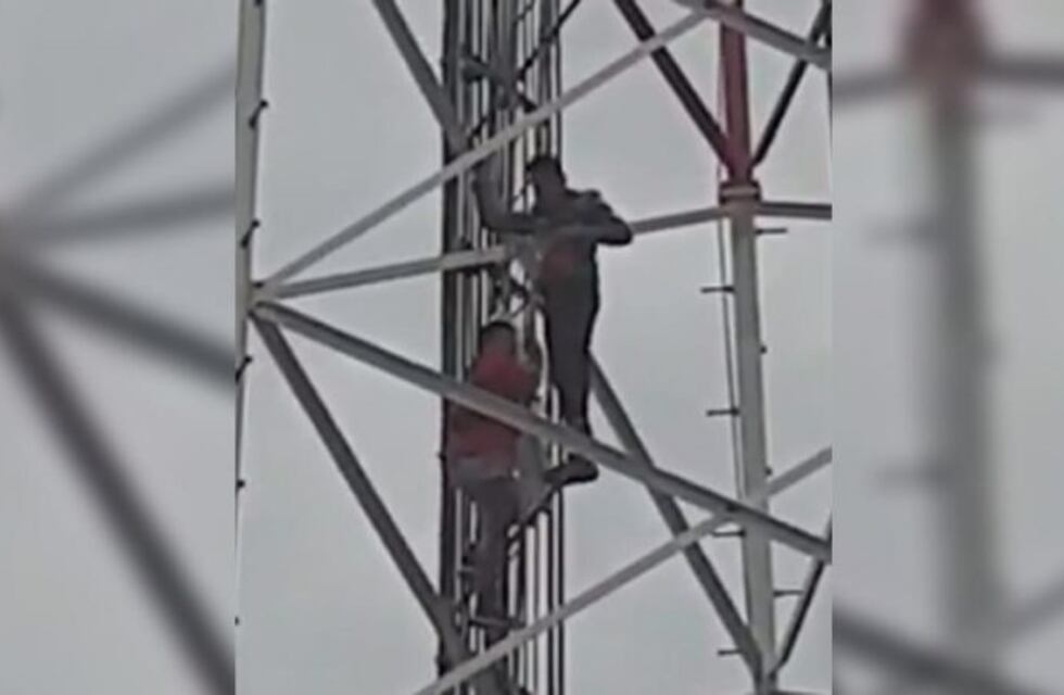 Dos hermanos intentaron arrojarse de una antena en La Banda