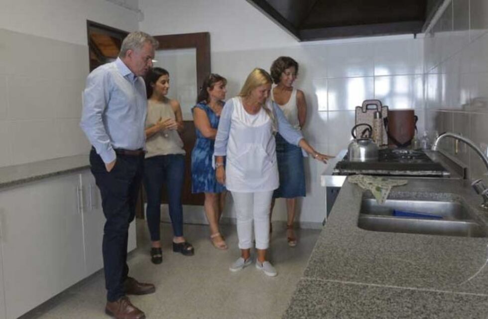 Gay supervisó los trabajos de la Escuela 33