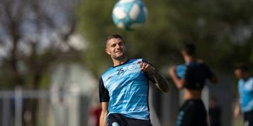 La pelota y como se extraña\u002E El goleador está a la expectativa para el regreso\u002E