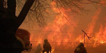 El feroz incendio sigue sin control\u002E El peor en 12 años\u002E