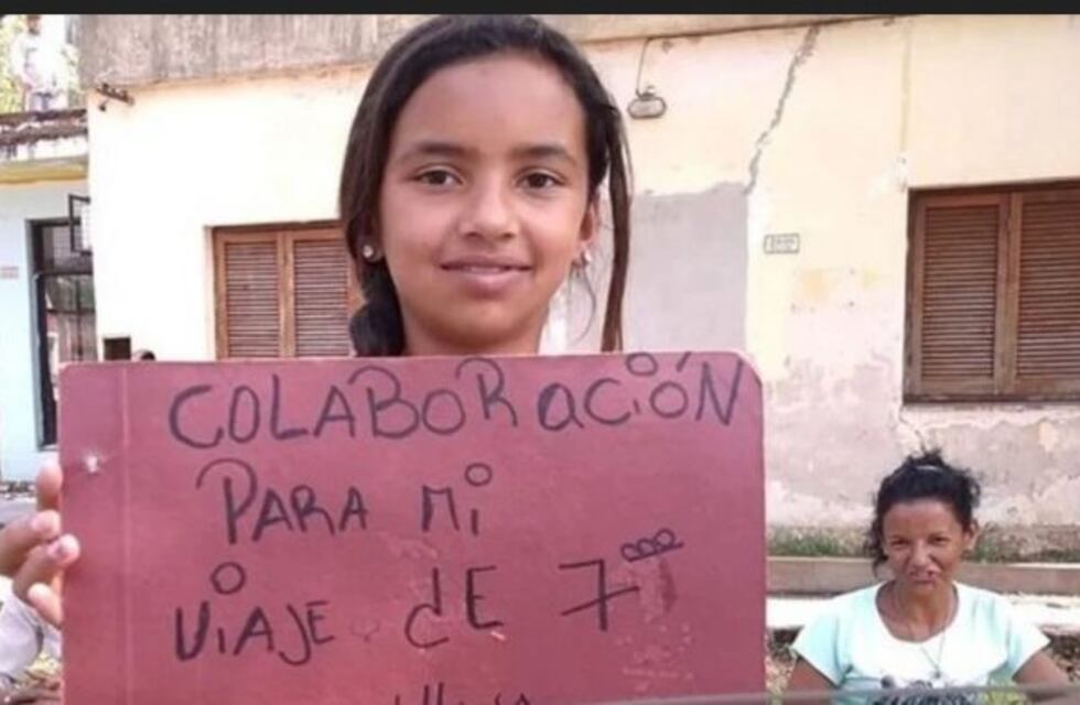 Daiana vende limones para pagar su viaje de egresados