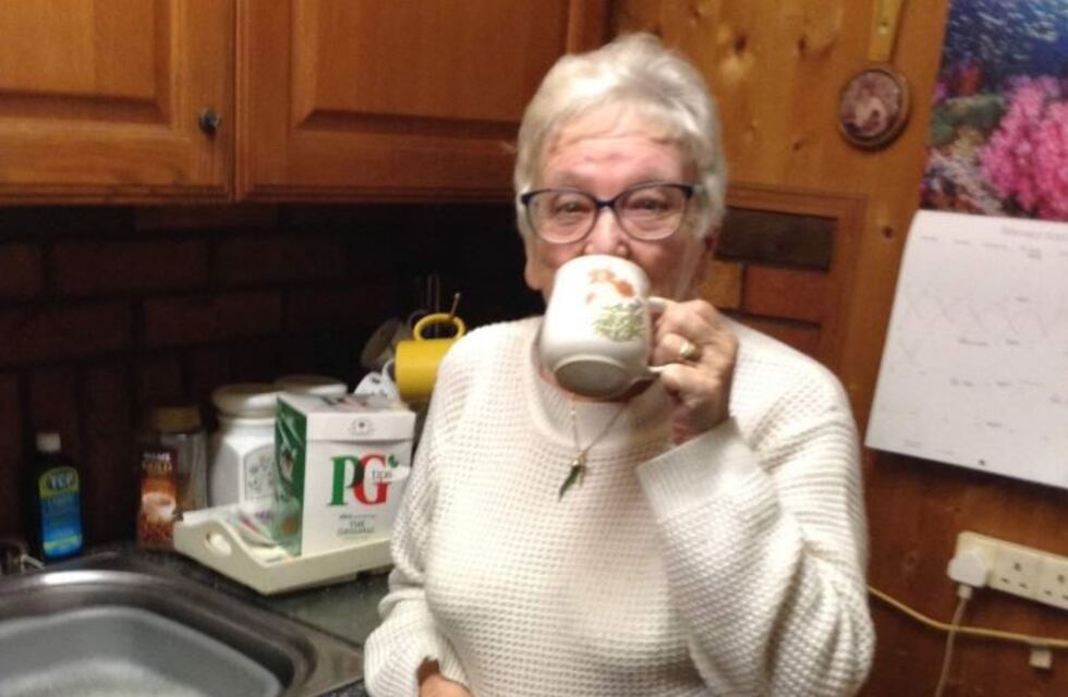 Abuela compra 30 preservativos creyendo que eran saquitos de té