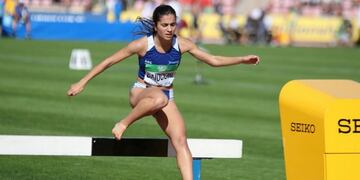 Clara Baiocchi, la atleta cordobesa que terminó los 3\u002E000 metros semidescalza y sangrando\u002E
