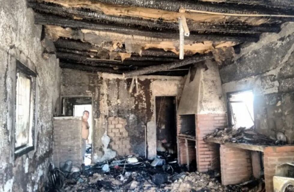 Querían hacer un asado y prendieron fuego la casa en San Juan