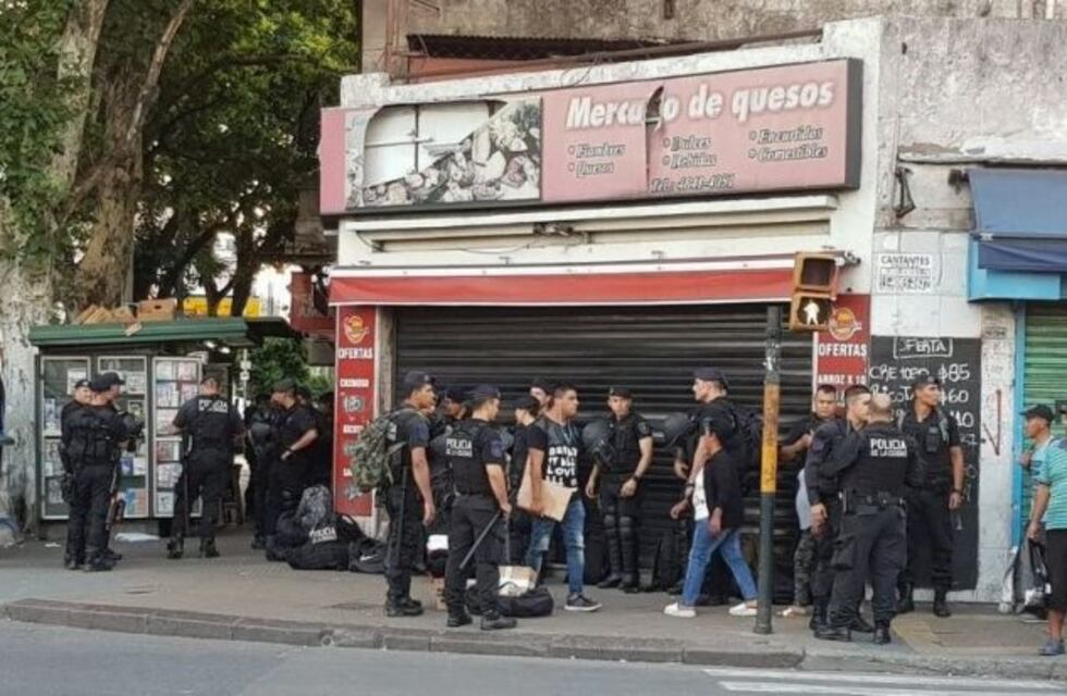 Así fue el desalojo de los manteros en Liniers
