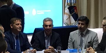 secretario de Protección Civil de la Provincia, Daniel Facio y el Ministro de Transporte de la Nación, Mario Meoni
