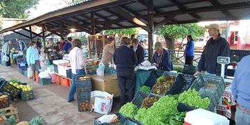 Los vecinos de Oberá continúan comprando en las ferias\u002E