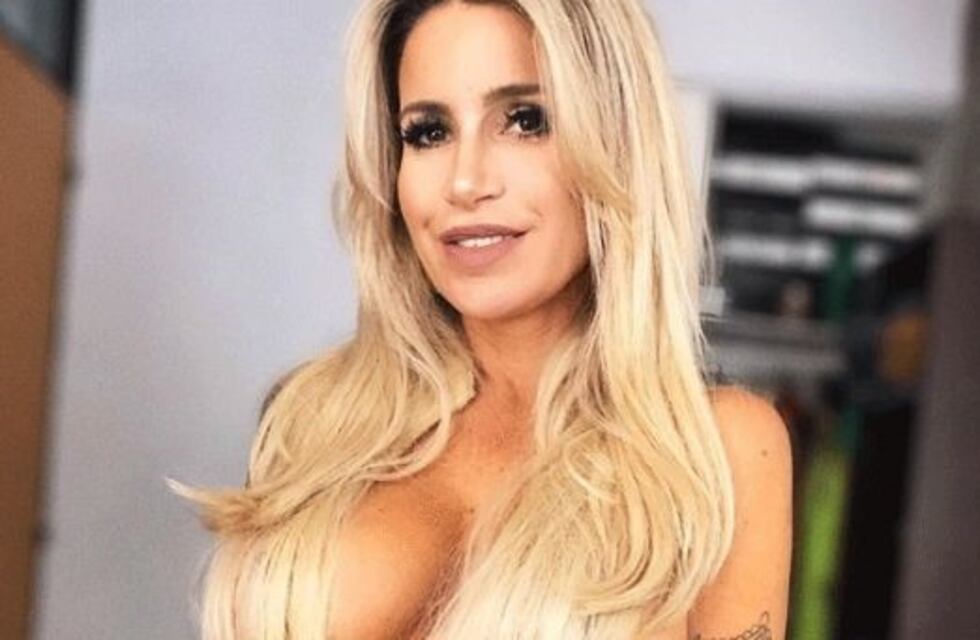 Florencia Peña brindó en lencería: "Que la nueva normalidad no nos prive el goce"