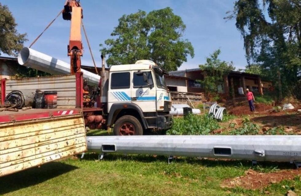 Tras las polémicas y la consulta, comenzaron a instalar la antena telefónica del barrio Koch