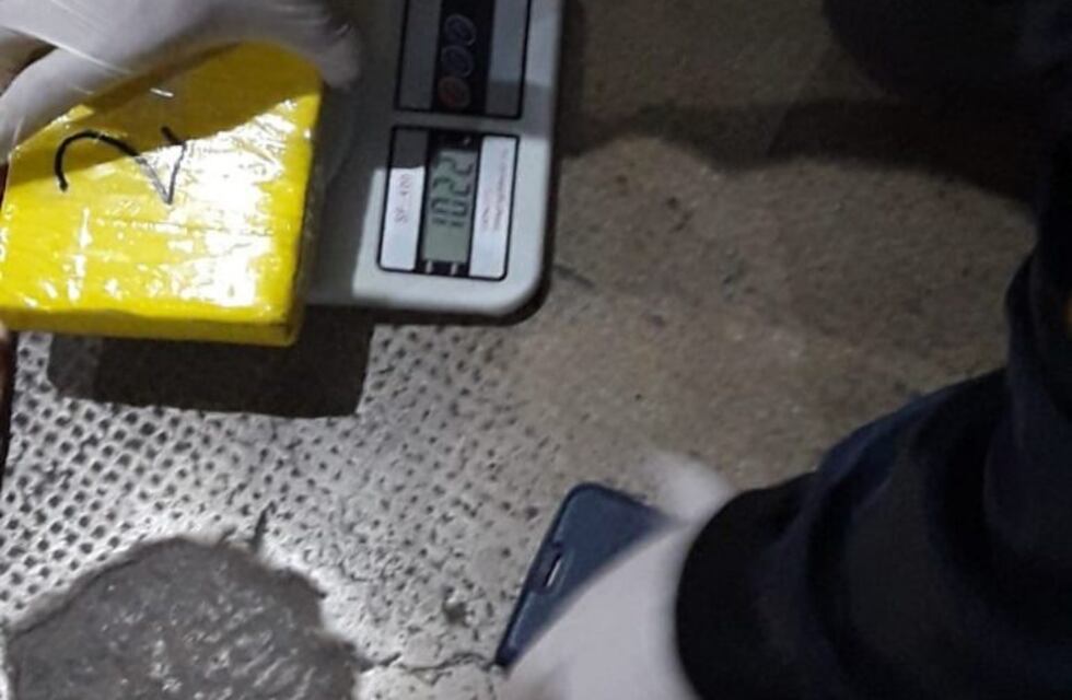 Gendarmería interceptó encomienda de drogas de Orán a Córdoba