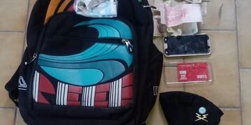 La mochila con los útiles del chico fue recuperada por la policía\u002E (@minsegsf)