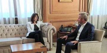 El funcionario saliente recibió a la arquitecta en Buenos Aires\u002E (@MariaEBielsaOk)