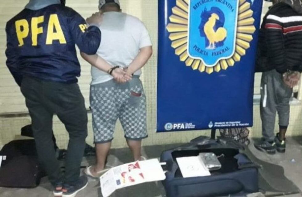 Detienen a dominicanos y colombianos por contrabando de cocaína