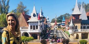 La pareja del presidente electo Alberto Fernández, en su visita a la República de los Niños en La Plata (web)\u002E