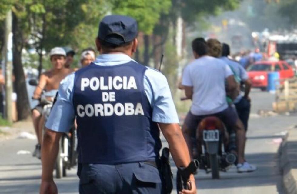 Condenan a un policía que reclutaba adolescentes para robar
