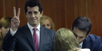 BUENOS AIRES 13/02/14, EL PRESIDENTE DE LA CORTE SUPREMA DE JUSTICIA, RICARDO LORENZETTI, TOMO JURAMENTO A LOS DOS REFERENTES DE LA CÁMPORA QUE INTEGRAN EL CONSEJO DE LA MAGISTRATURA\u002E\r\n SE TRATA DEL DIPUTADO NACIONAL DEL FRENTE PARA LA VICTORIA EDUARDO \