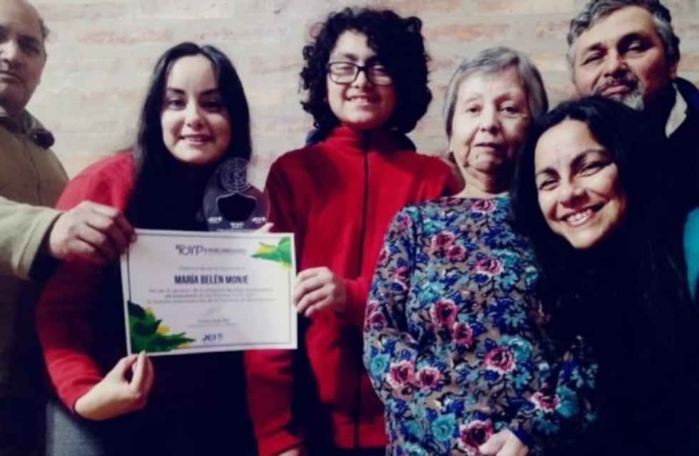 Destacan a una joven puntaltense entre 10 sobresalientes de la provincia