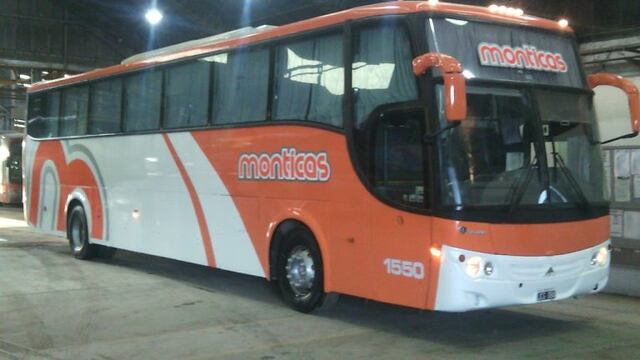 Colectivo interurbano de la empresa Monticas.
