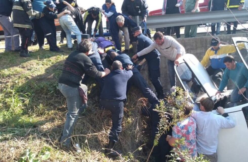 Choque y vuelco en Rosario del Tala