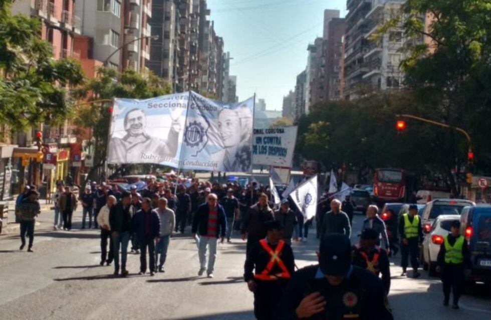 Trabajadores de la UOM marcharon para pedir la reapertura de paritarias