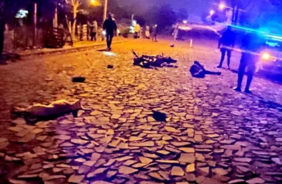 Se fracturó la pierna por intentar esquivar a un perro con su motocilceta en Além