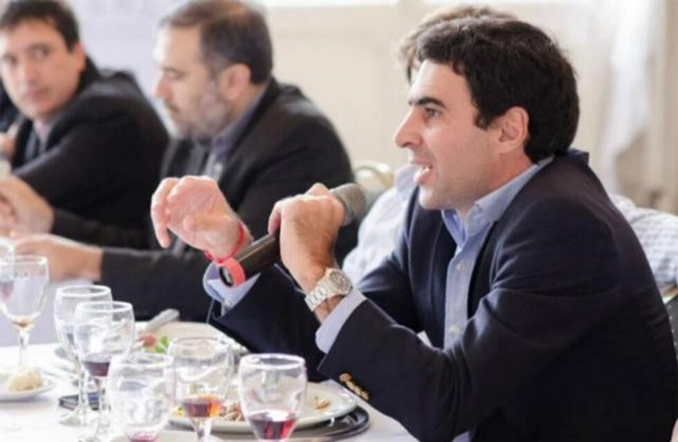 ¿Quién es Manuel Courel que enfrenta al oficialismo de Cambiemos?