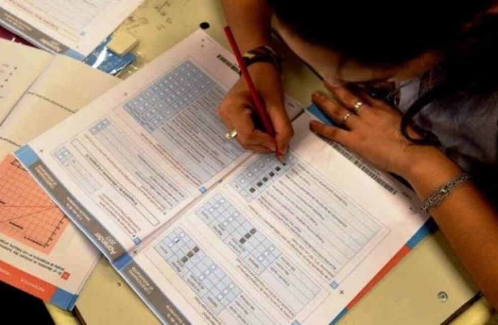 Alumnos de Santa Cruz participan en Evaluación Nacional "Aprender"