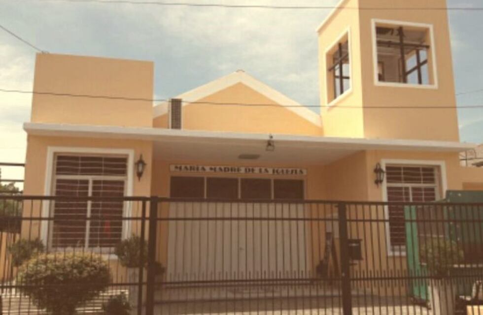 Fue a la iglesia, dejó la moto afuera con la llave puesta y se la robaron