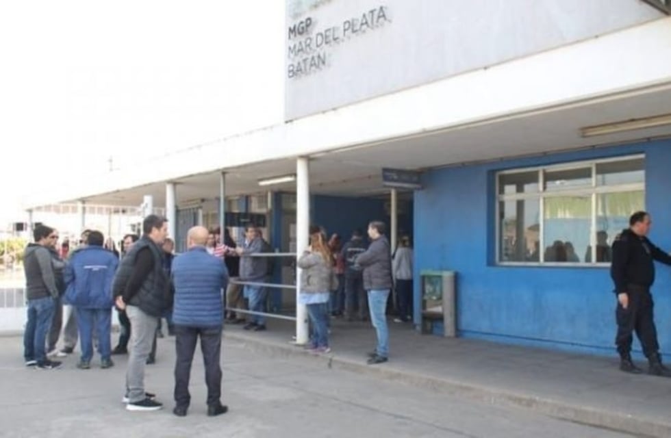 Se registraron disturbios entre la policía y docentes municipales en el Distrito Descentralizado "El Gaucho"