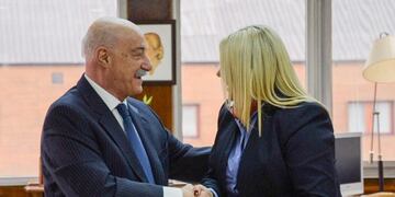 Rosana Bertone y el secretario general del CFI Juan José Ciácera\u002E