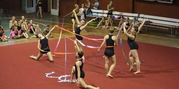 Gimnastas de Oberá en el Ian Barney de Oberá\u002E (Oberainside)