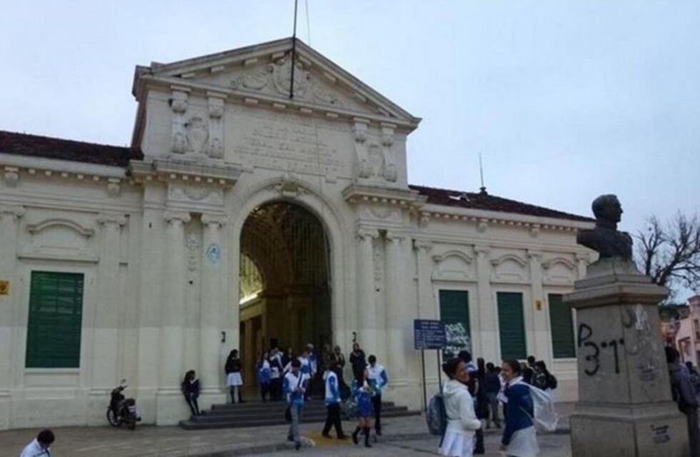 Denunciaron a un profesor por abuso sexual contra una alumna de 16 años