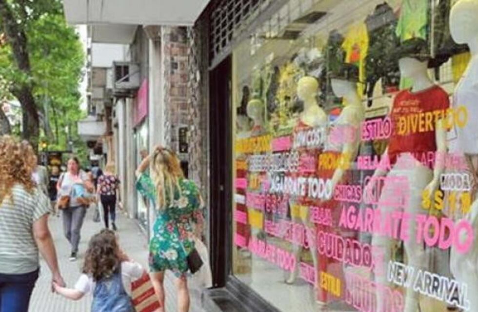 En el comercio reducen la jornada laboral para afrontar la crisis